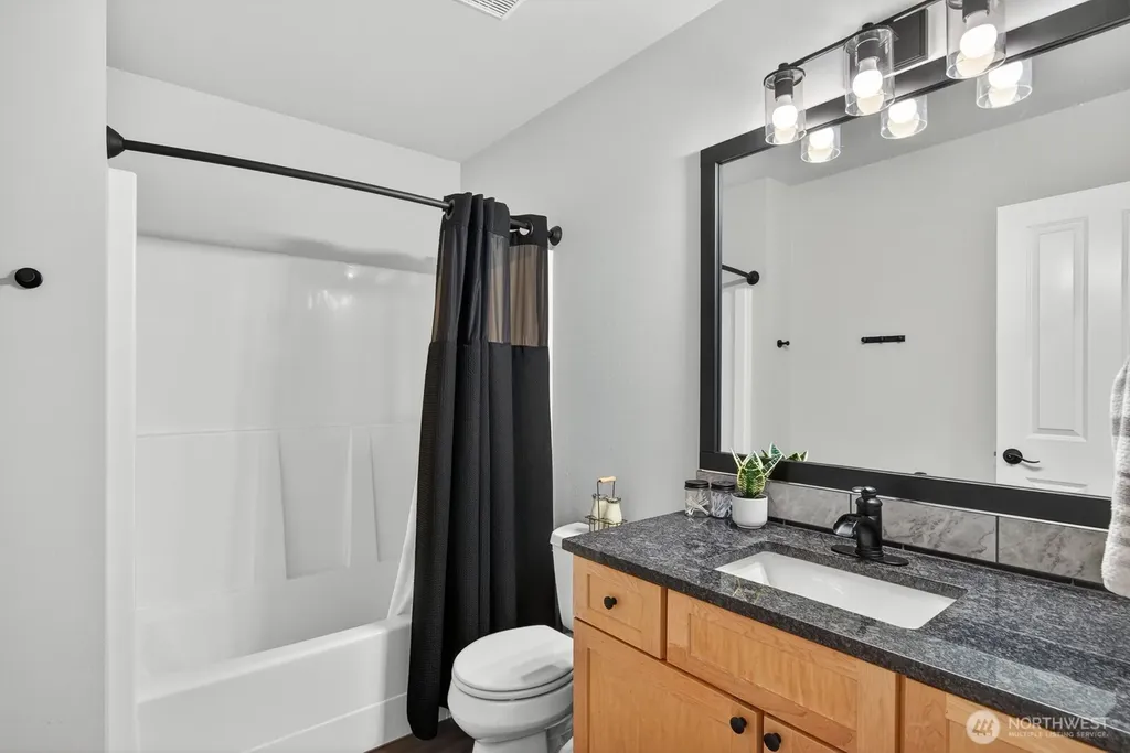 2215 37th Court Anacortes WA 98221
