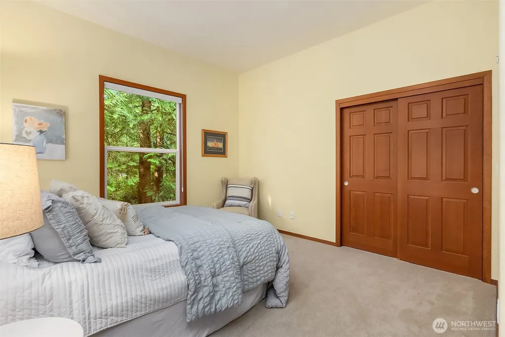 8387 NE Sumanee Place Bainbridge Island WA 98110
