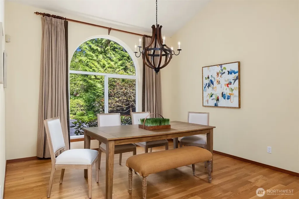 8387 NE Sumanee Place Bainbridge Island WA 98110