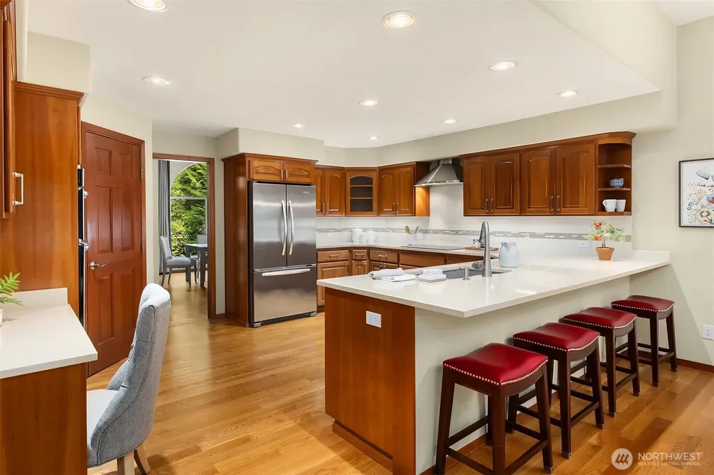 8387 NE Sumanee Place Bainbridge Island WA 98110