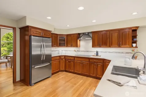 8387 NE Sumanee Place Bainbridge Island WA 98110