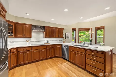 8387 NE Sumanee Place Bainbridge Island WA 98110
