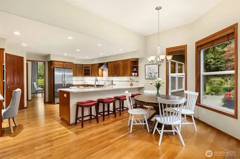8387 NE Sumanee Place Bainbridge Island WA 98110