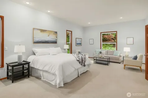 8387 NE Sumanee Place Bainbridge Island WA 98110