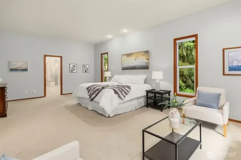 8387 NE Sumanee Place Bainbridge Island WA 98110