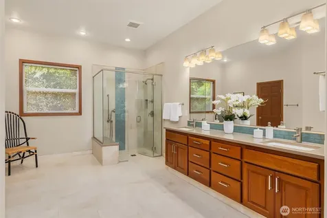 8387 NE Sumanee Place Bainbridge Island WA 98110