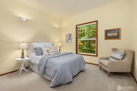 8387 NE Sumanee Place Bainbridge Island WA 98110