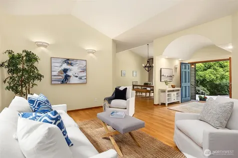 8387 NE Sumanee Place Bainbridge Island WA 98110
