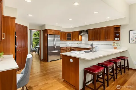 8387 NE Sumanee Place Bainbridge Island WA 98110