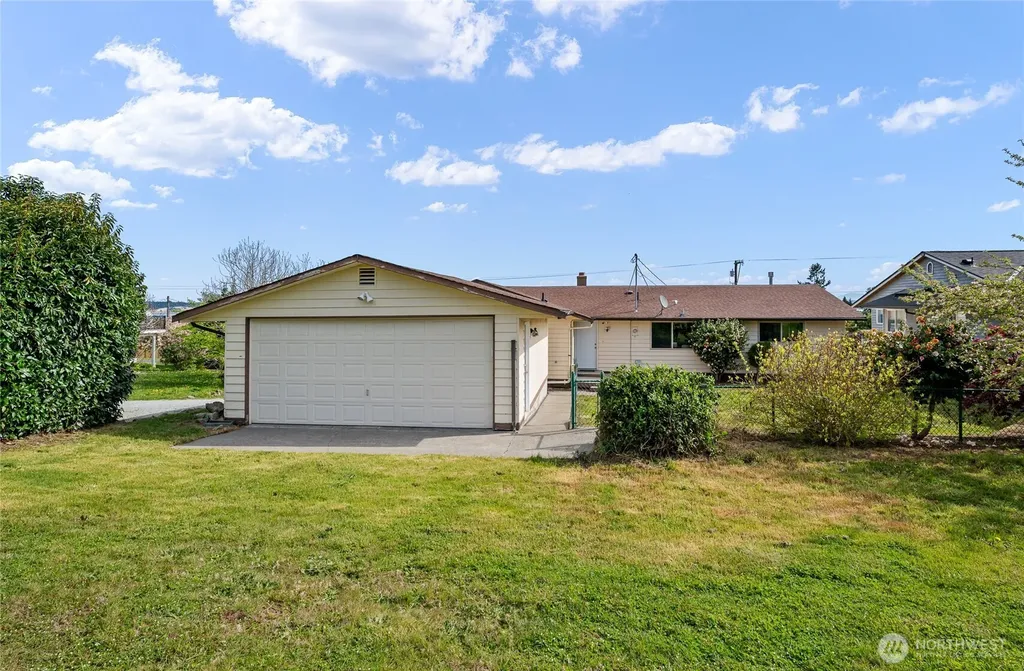 1462 SE Camano Drive Camano Island WA 98282