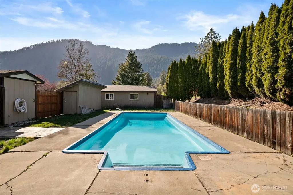 10285 Ski Hill Drive Leavenworth WA 98826