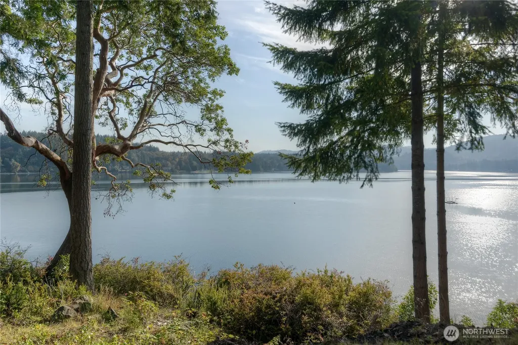 5321 Sunrise Beach Road NW Olympia WA 98502