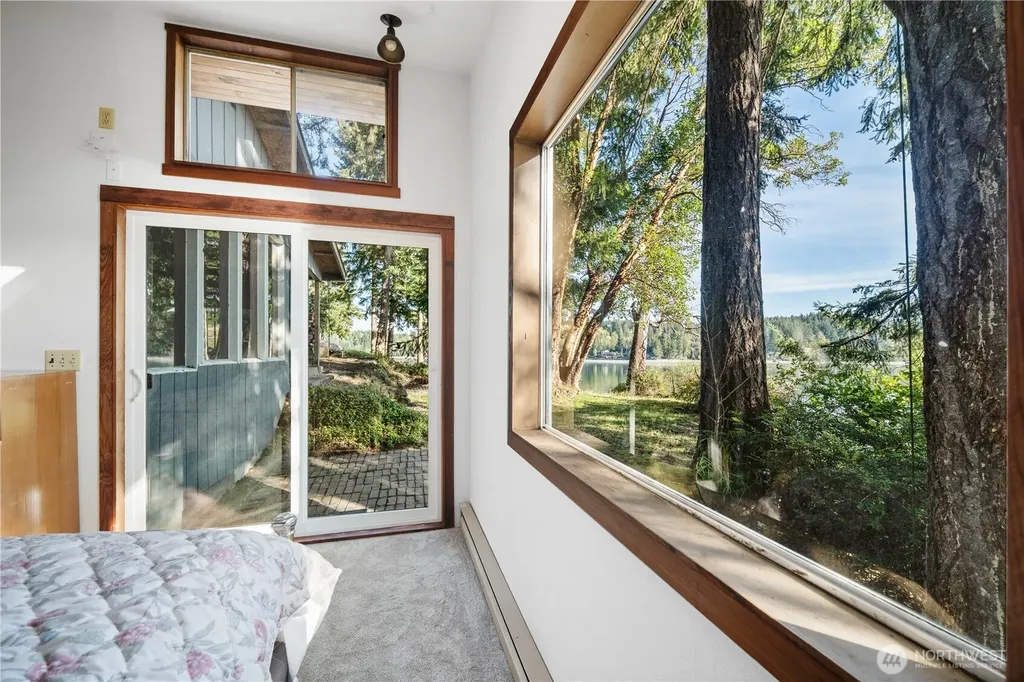 5321 Sunrise Beach Road NW Olympia WA 98502
