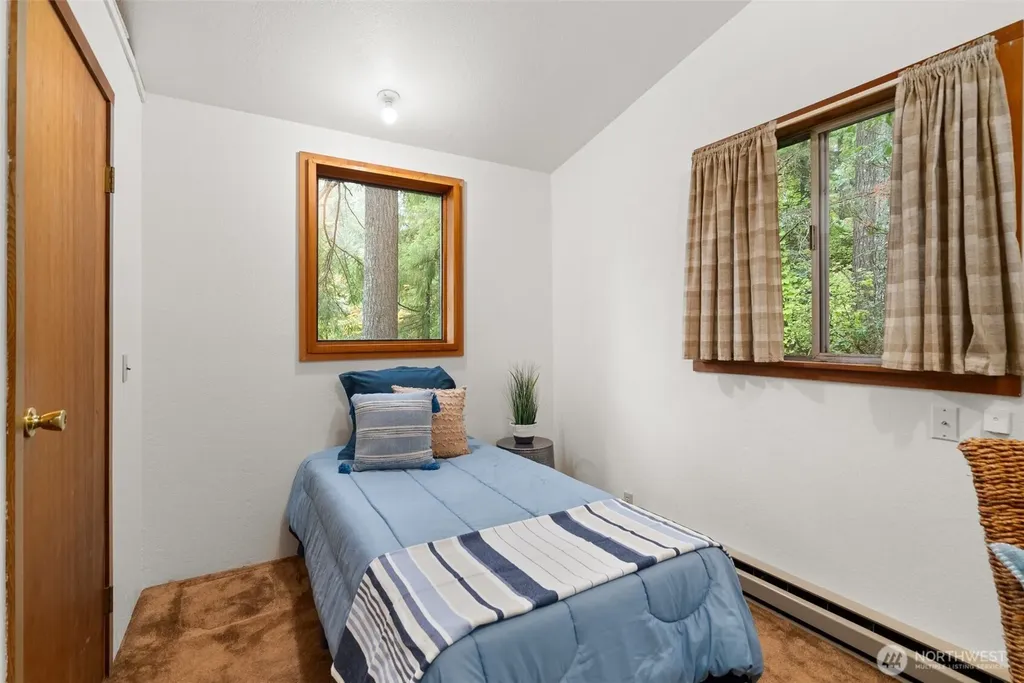 5321 Sunrise Beach Road NW Olympia WA 98502