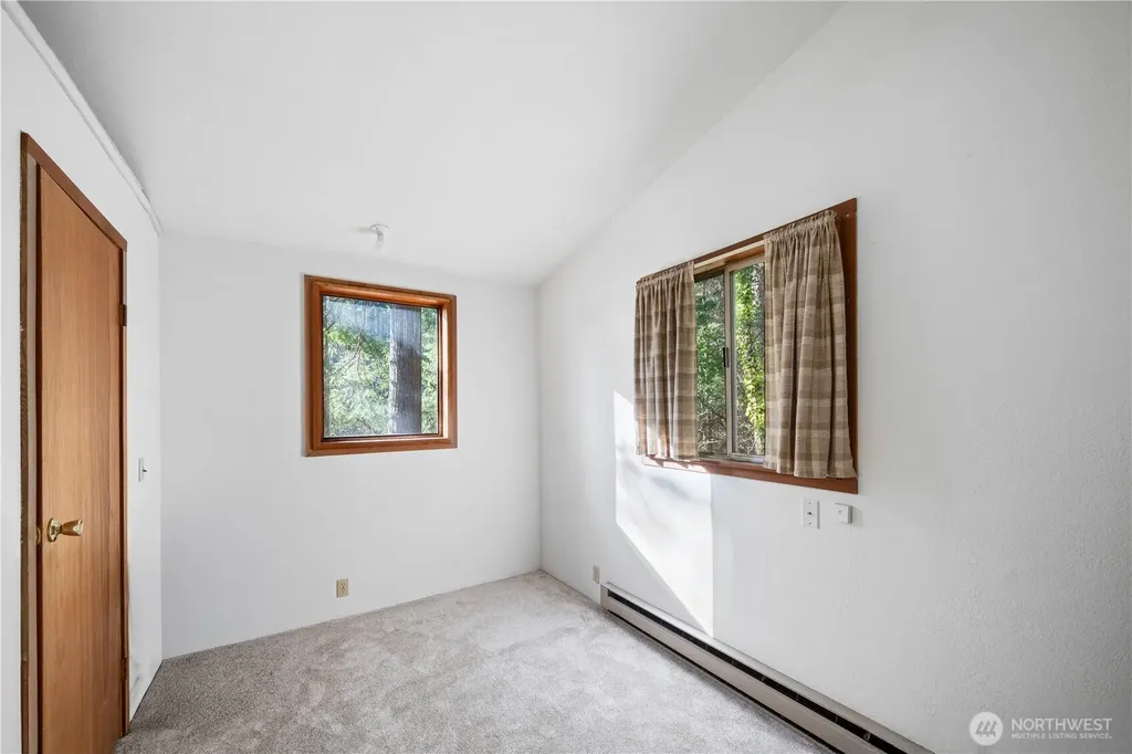 5321 Sunrise Beach Road NW Olympia WA 98502