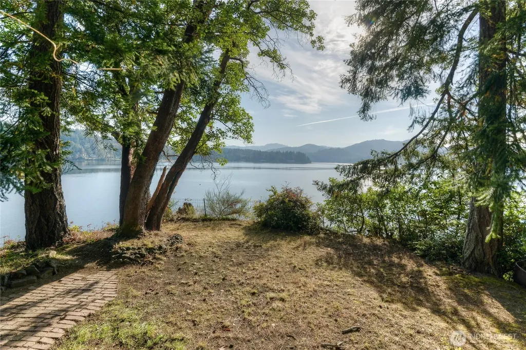 5321 Sunrise Beach Road NW Olympia WA 98502