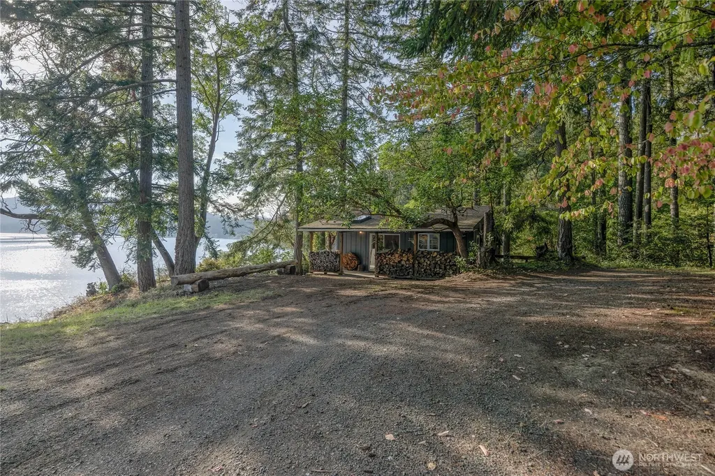 5321 Sunrise Beach Road NW Olympia WA 98502
