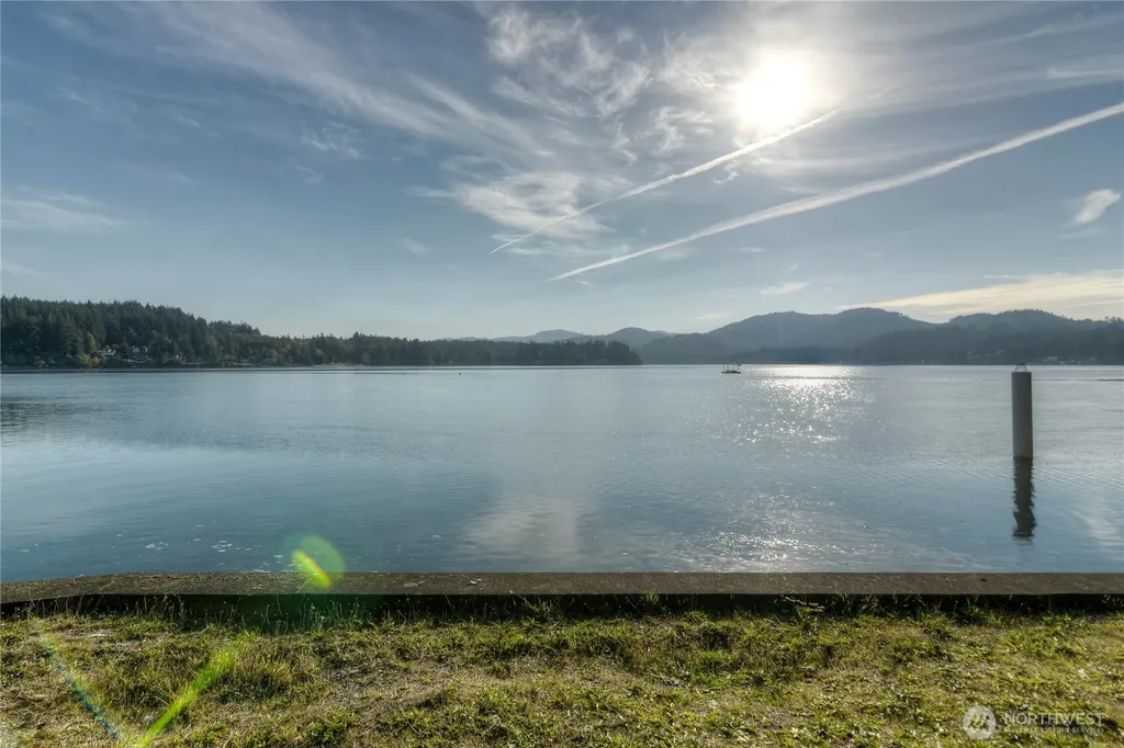 5321 Sunrise Beach Road NW Olympia WA 98502