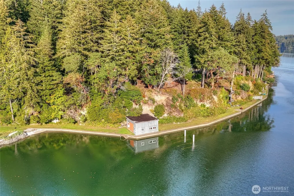 5321 Sunrise Beach Road NW Olympia WA 98502