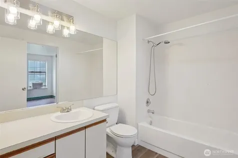 16419 Spruce Way Lynnwood WA 98037