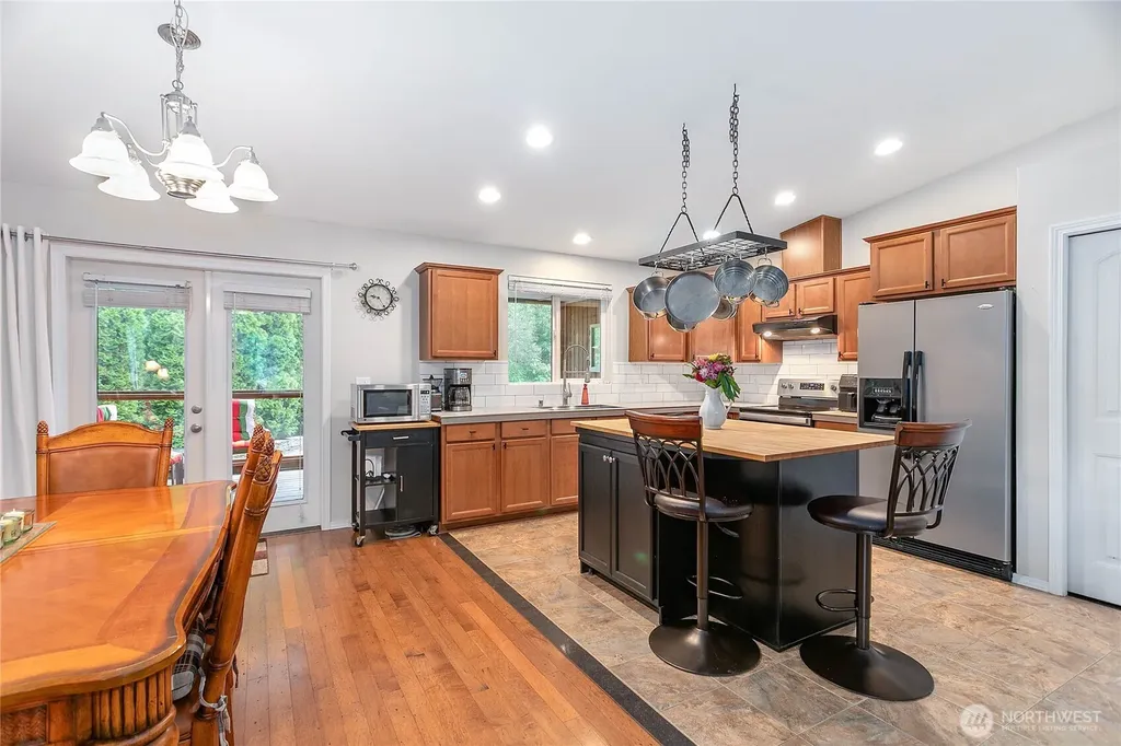 6236 Shamrock Road Maple Falls WA 98266