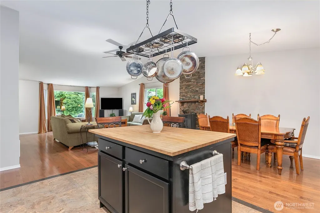 6236 Shamrock Road Maple Falls WA 98266