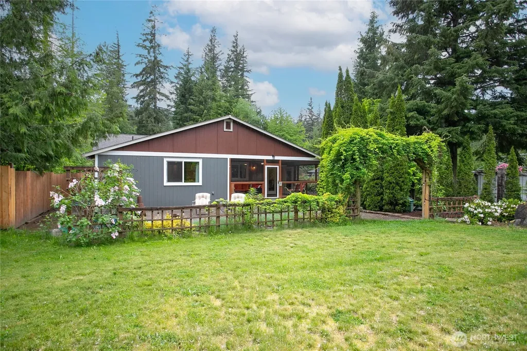 6236 Shamrock Road Maple Falls WA 98266