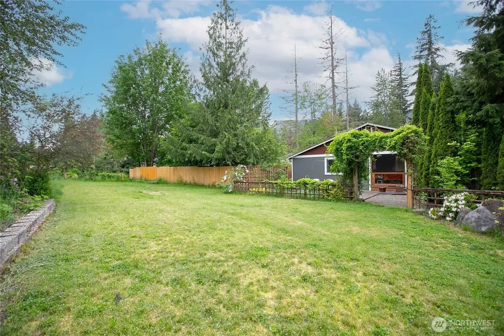 6236 Shamrock Road Maple Falls WA 98266