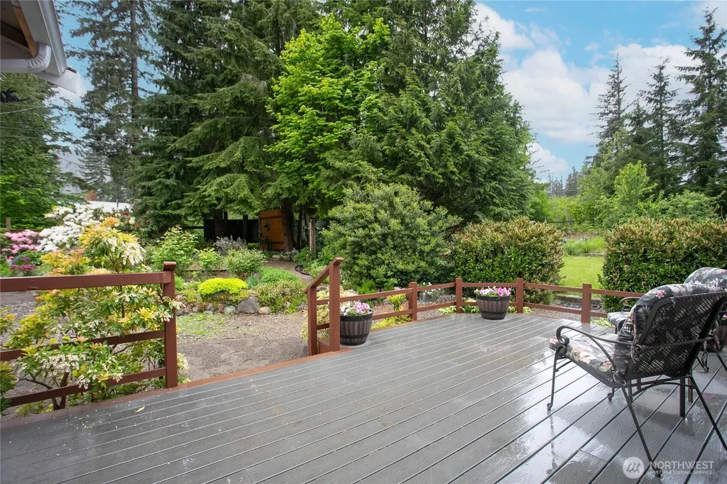 6236 Shamrock Road Maple Falls WA 98266