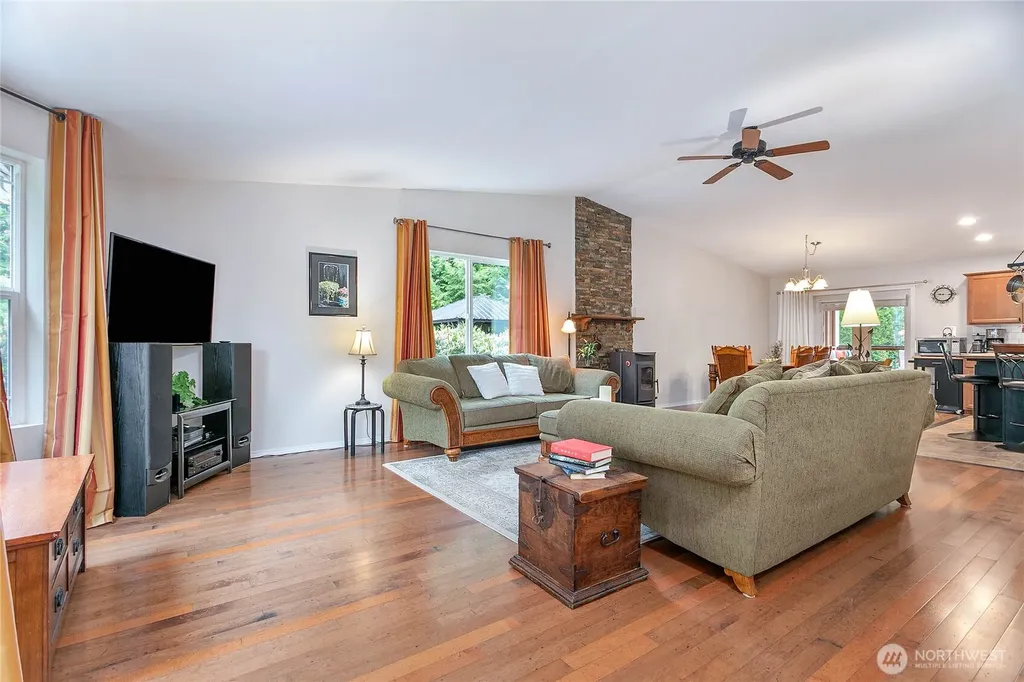 6236 Shamrock Road Maple Falls WA 98266
