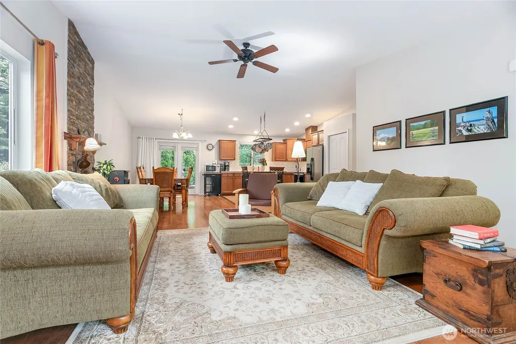 6236 Shamrock Road Maple Falls WA 98266