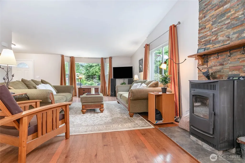 6236 Shamrock Road Maple Falls WA 98266