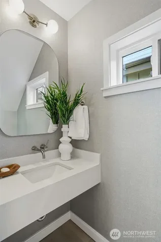 8332 24th Avenue NW Seattle WA 98117