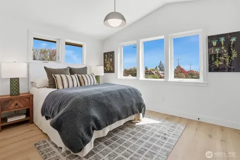 8332 24th Avenue NW Seattle WA 98117