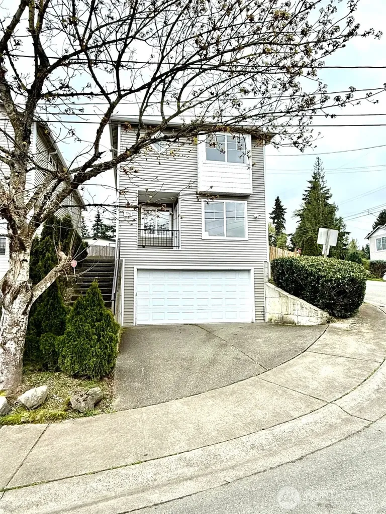 11542 62nd Avenue S Seattle WA 98178