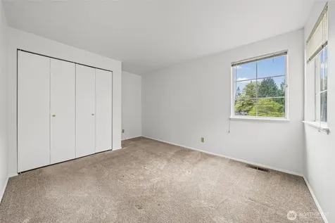 28813 14th Avenue S Federal Way WA 98003