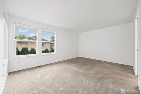 28813 14th Avenue S Federal Way WA 98003