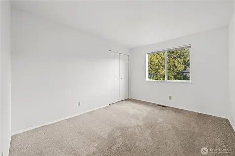 28813 14th Avenue S Federal Way WA 98003
