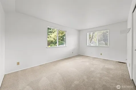 28813 14th Avenue S Federal Way WA 98003