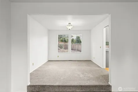 28813 14th Avenue S Federal Way WA 98003