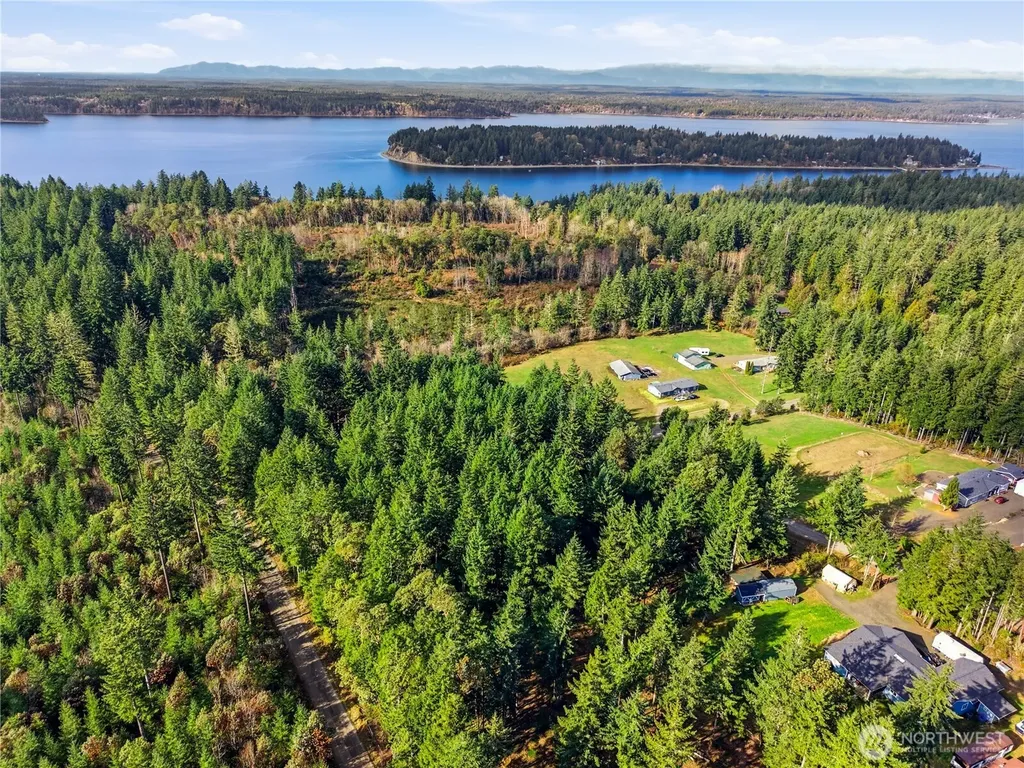20906 7th St. SW Lakebay WA 98349