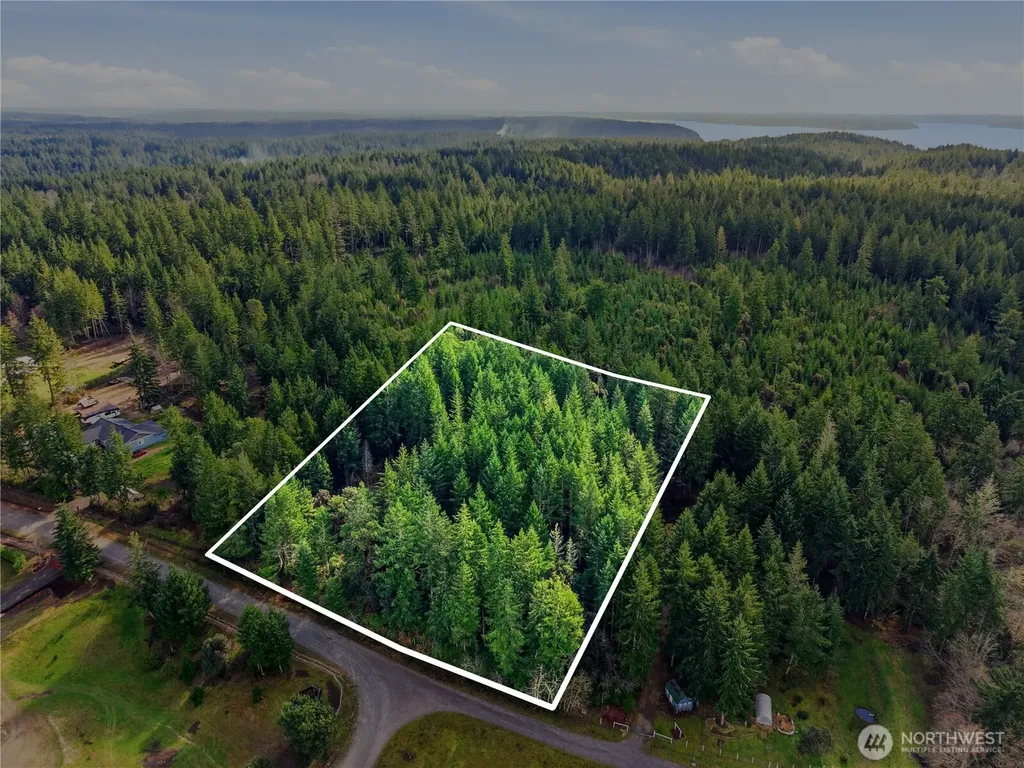 20906 7th St. SW Lakebay WA 98349