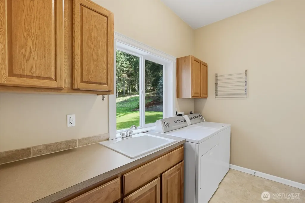 8808 82nd Lane SE Olympia WA 98513