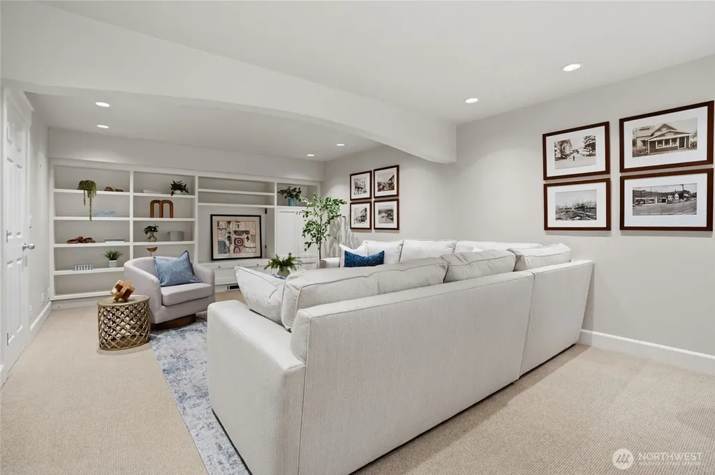 474 Glen Hollow Place SW Bainbridge Island WA 98110