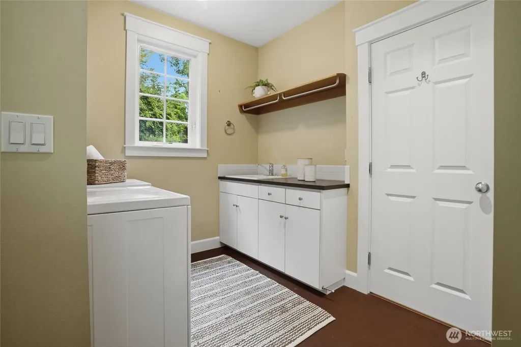 474 Glen Hollow Place SW Bainbridge Island WA 98110