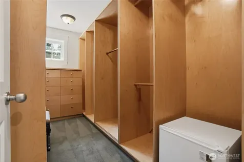 474 Glen Hollow Place SW Bainbridge Island WA 98110