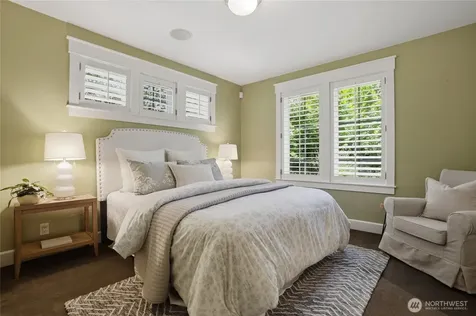 474 Glen Hollow Place SW Bainbridge Island WA 98110