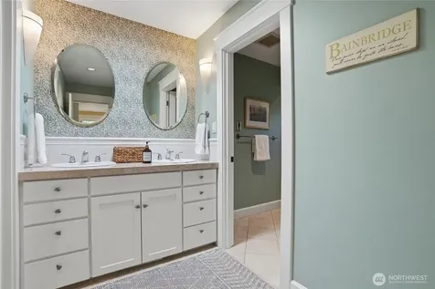 474 Glen Hollow Place SW Bainbridge Island WA 98110