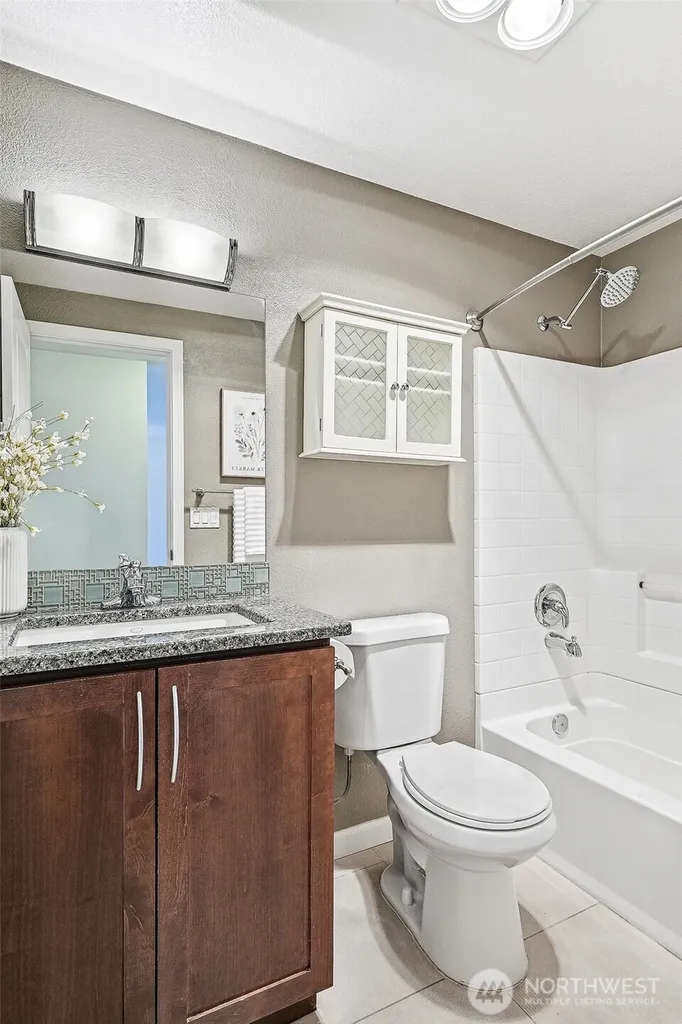 3045 20th Avenue W Seattle WA 98199