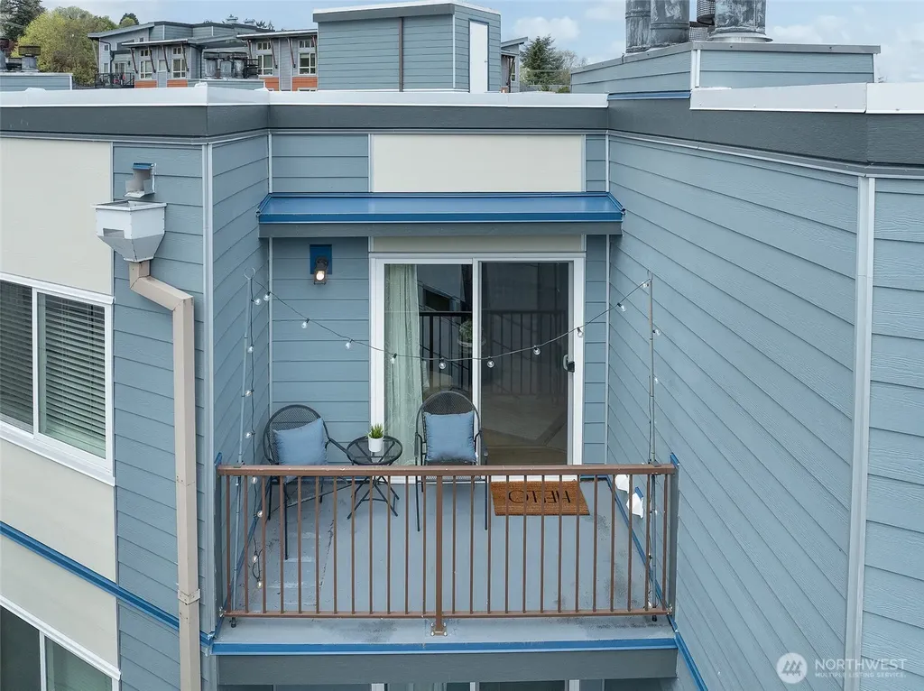 3045 20th Avenue W Seattle WA 98199